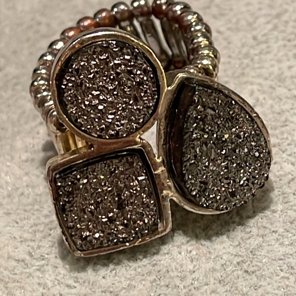 Druzy Quartz Stretch Ring Size 10-11 - Picture 1 of 5